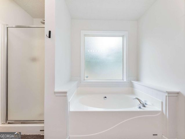 835 Winding Grove Lane, Loganville, GA 30052