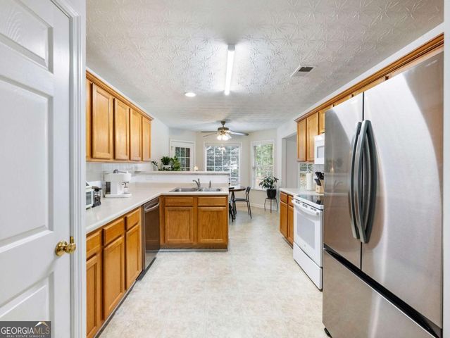 835 Winding Grove Lane, Loganville, GA 30052