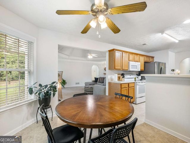 835 Winding Grove Lane, Loganville, GA 30052
