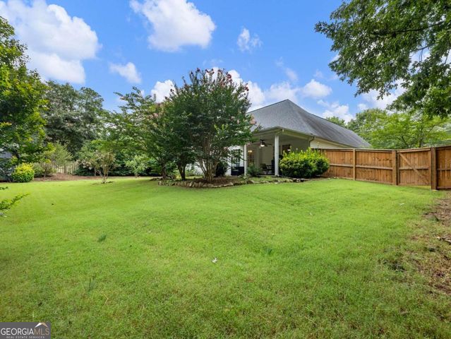 835 Winding Grove Lane, Loganville, GA 30052