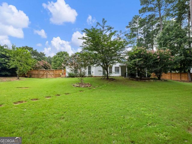 835 Winding Grove Lane, Loganville, GA 30052