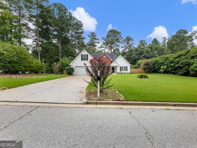 835 Winding Grove Lane, Loganville, GA 30052