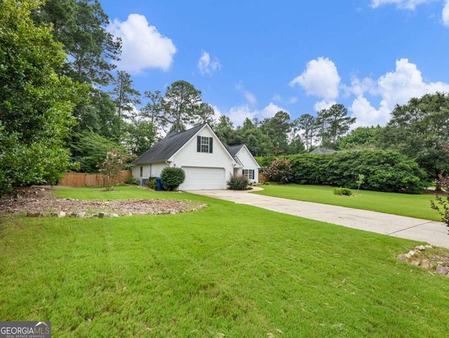 835 Winding Grove Lane, Loganville, GA 30052