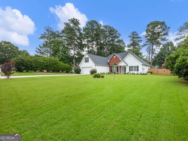 835 Winding Grove Lane, Loganville, GA 30052