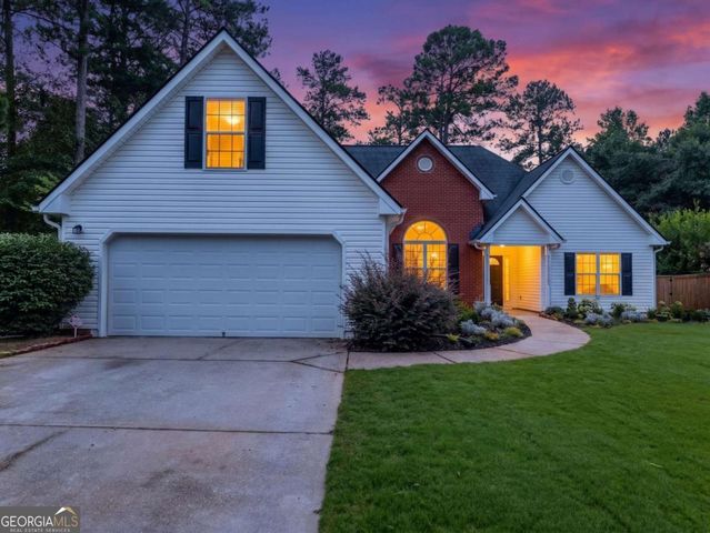 835 Winding Grove Lane, Loganville, GA 30052