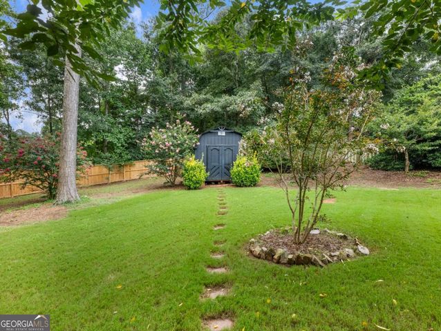 835 Winding Grove Lane, Loganville, GA 30052