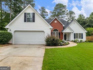 835 Winding Grove Lane, Loganville, GA 30052