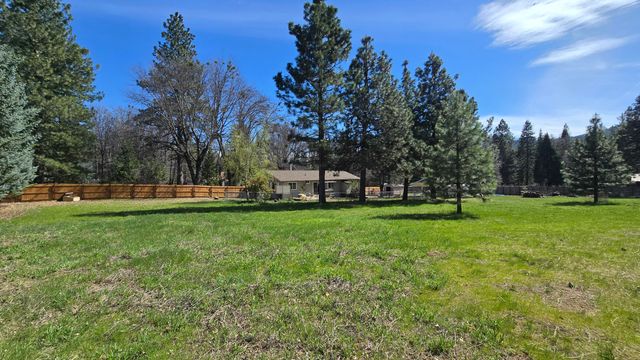 2917 Cantara Road, Mount Shasta, CA 96067