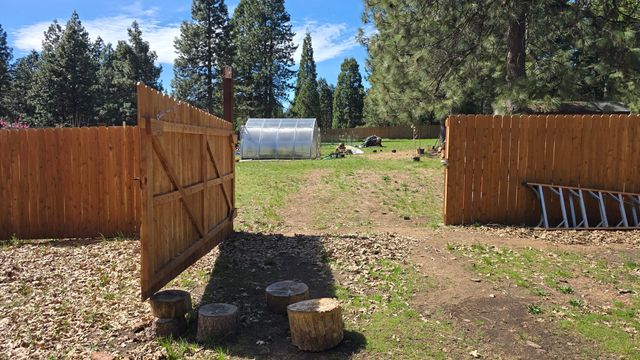 2917 Cantara Road, Mount Shasta, CA 96067