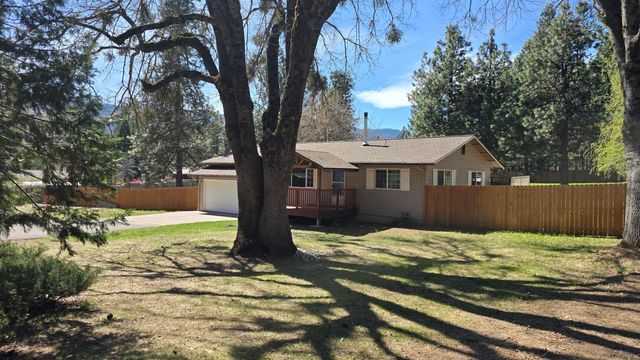 2917 Cantara Road, Mount Shasta, CA 96067