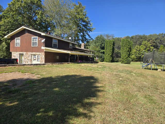 55 19th St, Tracy City, TN 37387