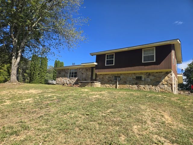 55 19th St, Tracy City, TN 37387