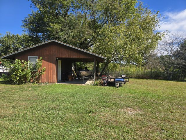 55 19th St, Tracy City, TN 37387