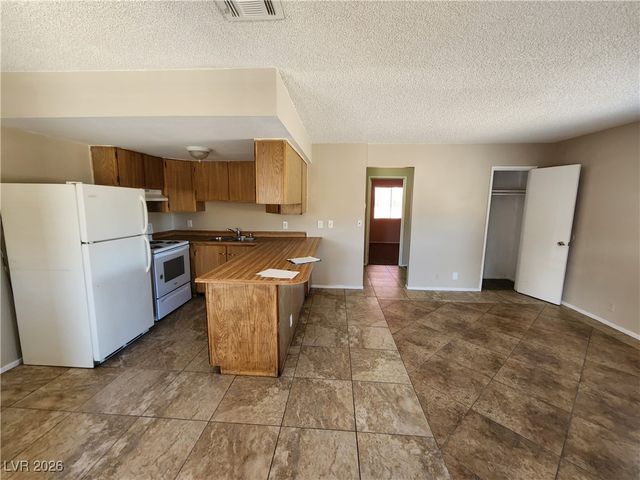 628 Triest Court, Las Vegas, NV 89110