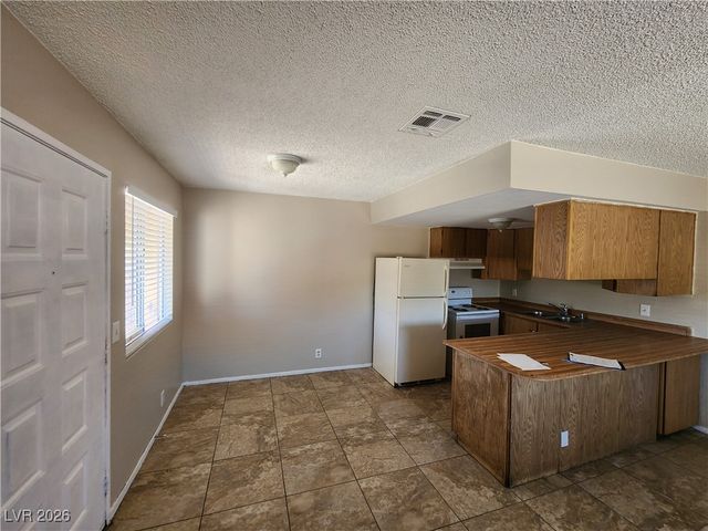 628 Triest Court, Las Vegas, NV 89110