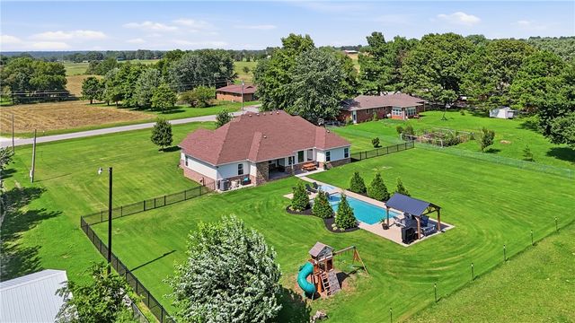 13615 Bethel Blacktop Road, Farmington, AR 72730