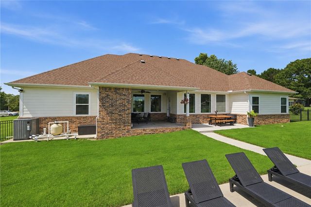 13615 Bethel Blacktop Road, Farmington, AR 72730