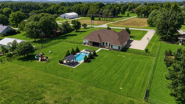 13615 Bethel Blacktop Road, Farmington, AR 72730