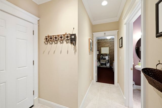 8 Wintergreen Cir, Southwick, MA 01077