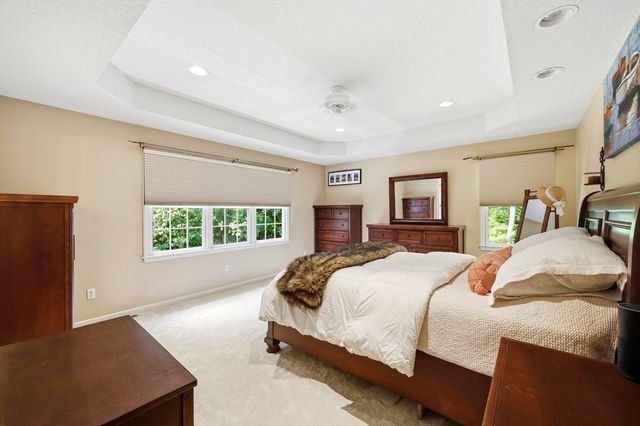 8 Wintergreen Cir, Southwick, MA 01077