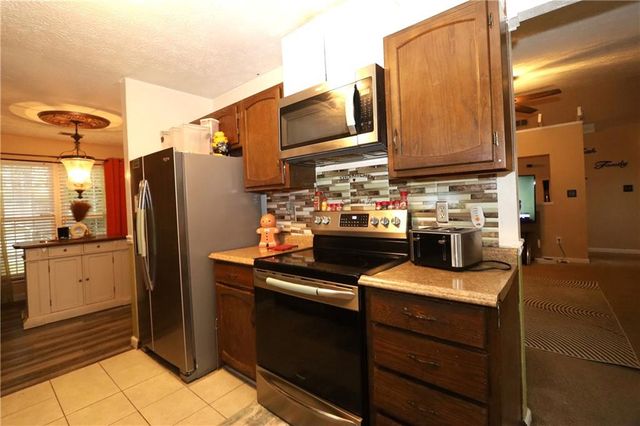 9396 Forest Knoll Drive, Jonesboro, GA 30238