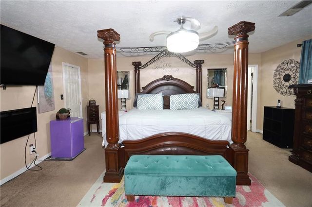 9396 Forest Knoll Drive, Jonesboro, GA 30238