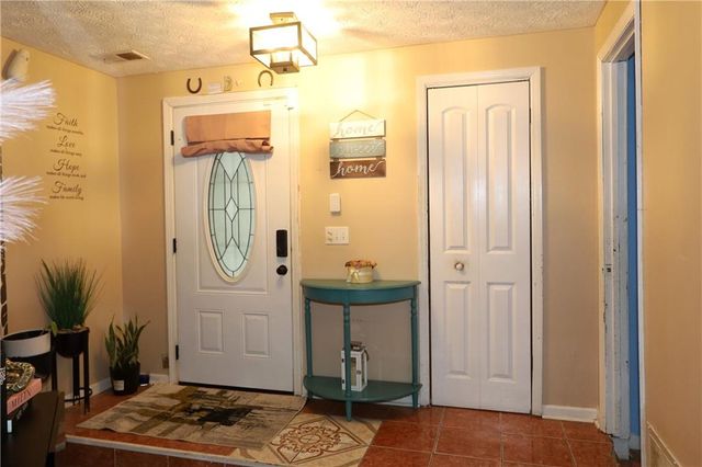 9396 Forest Knoll Drive, Jonesboro, GA 30238