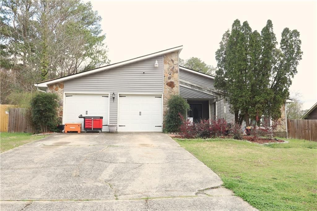 9396 Forest Knoll Drive, Jonesboro, GA 30238