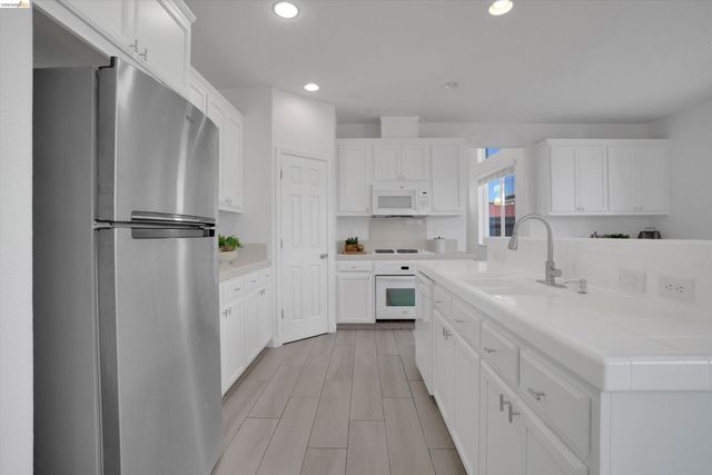 14 Renoir Ct, Oakley, CA 94561