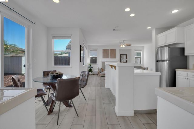 14 Renoir Ct, Oakley, CA 94561