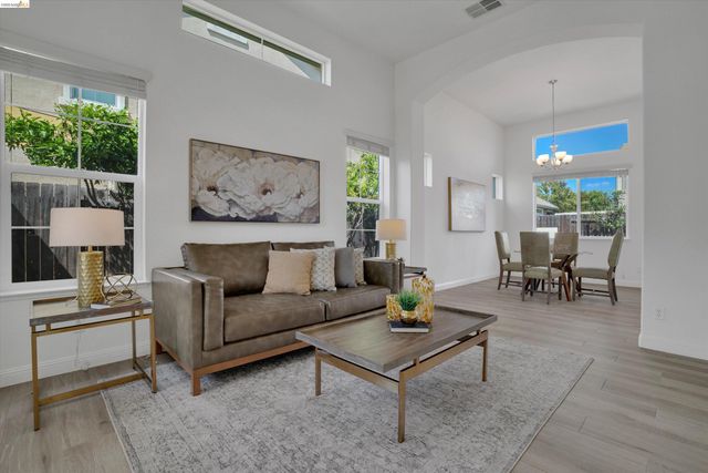 14 Renoir Ct, Oakley, CA 94561