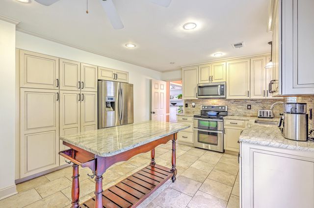1267 Wespanee Place Court, Charleston, SC 29407
