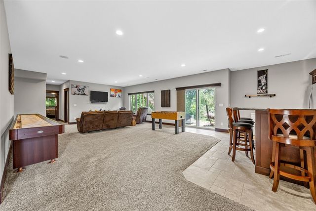 4920 Misty Morning Court SW, Cedar Rapids, IA 52404