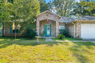 57 S Pleasant Drive, Defuniak Springs, FL 32435