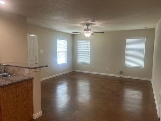 16920 W Juneau, Montgomery, TX 77316