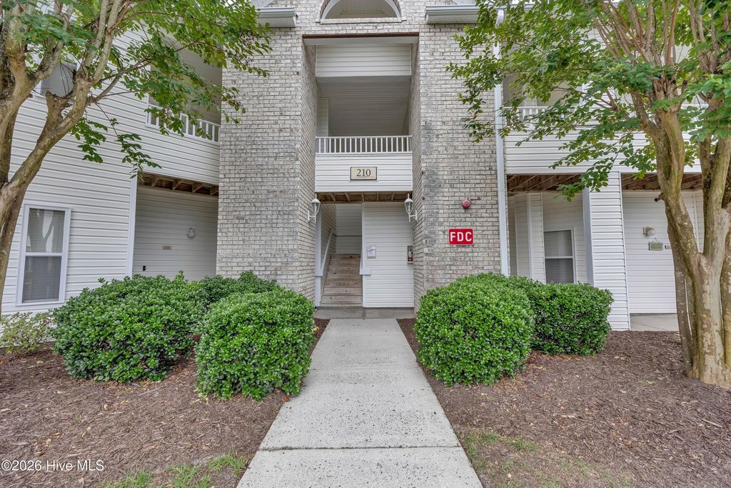 210 Fullford Lane 103, Wilmington, NC 28412