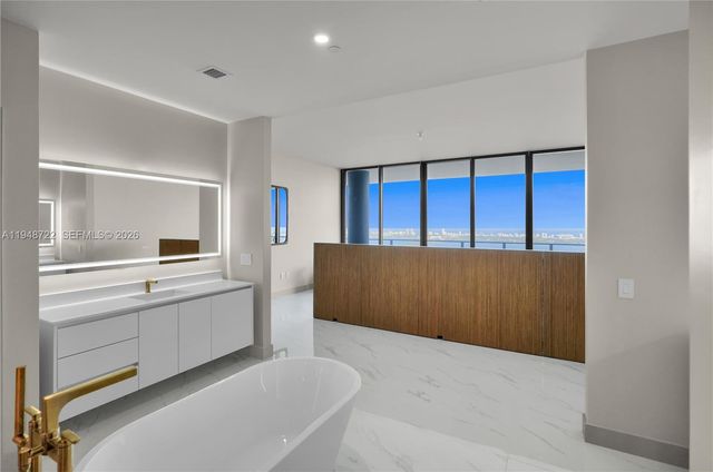 700 NE 24th PH5801, Miami, FL 33137