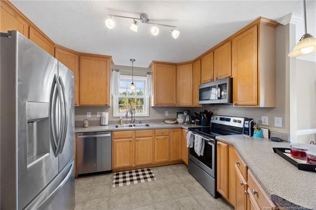 1103 Thistle Gold Drive, Hope Mills, NC 28348