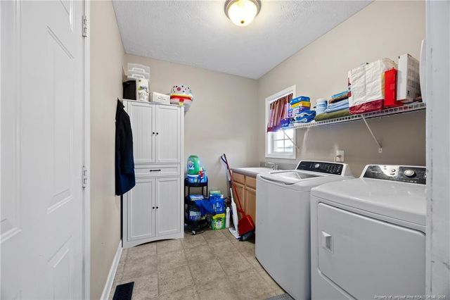 1103 Thistle Gold Drive, Hope Mills, NC 28348