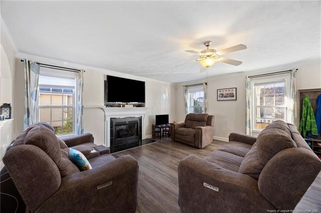 1103 Thistle Gold Drive, Hope Mills, NC 28348