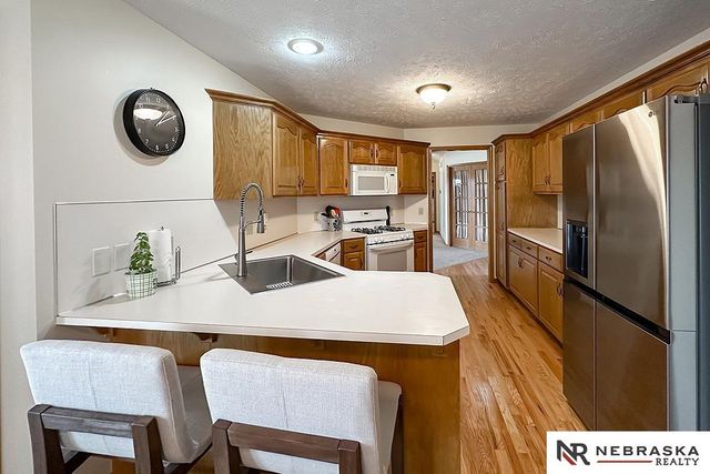 127 Longwood Drive, Papillion, NE 68133