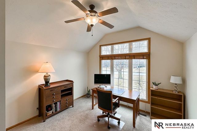 127 Longwood Drive, Papillion, NE 68133