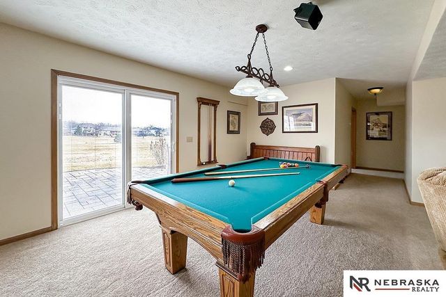 127 Longwood Drive, Papillion, NE 68133