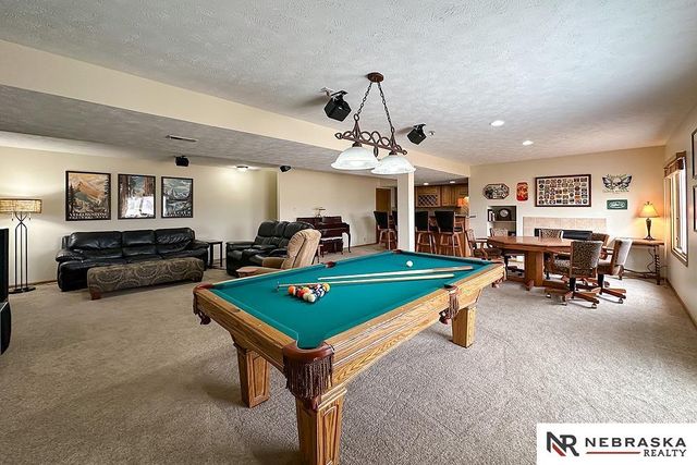 127 Longwood Drive, Papillion, NE 68133