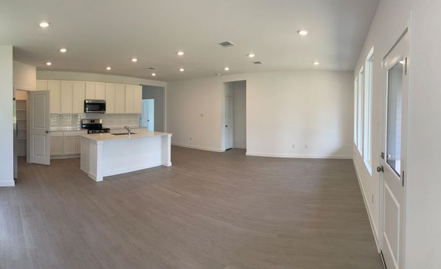 545 Shoreview Drive, Conroe, TX 77303
