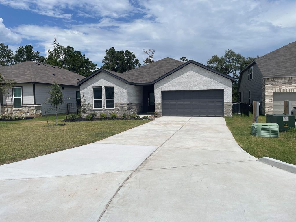 545 Shoreview Drive, Conroe, TX 77303