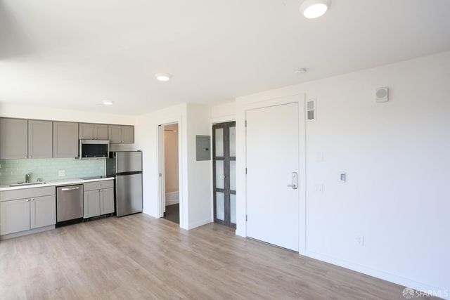 1532 Howard Street 203, San Francisco, CA 94103