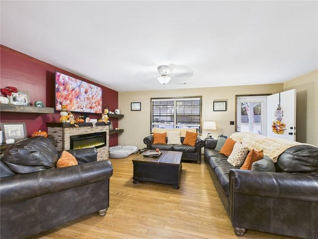 110 Hardy Street, Knob Noster, MO 65336