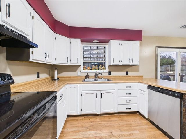 110 Hardy Street, Knob Noster, MO 65336