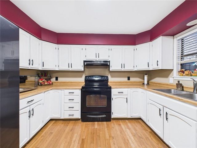 110 Hardy Street, Knob Noster, MO 65336